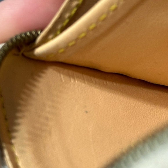 Authentic Louis Vuitton Multicolor Zippy Card Pouch - Picture 9 of 9